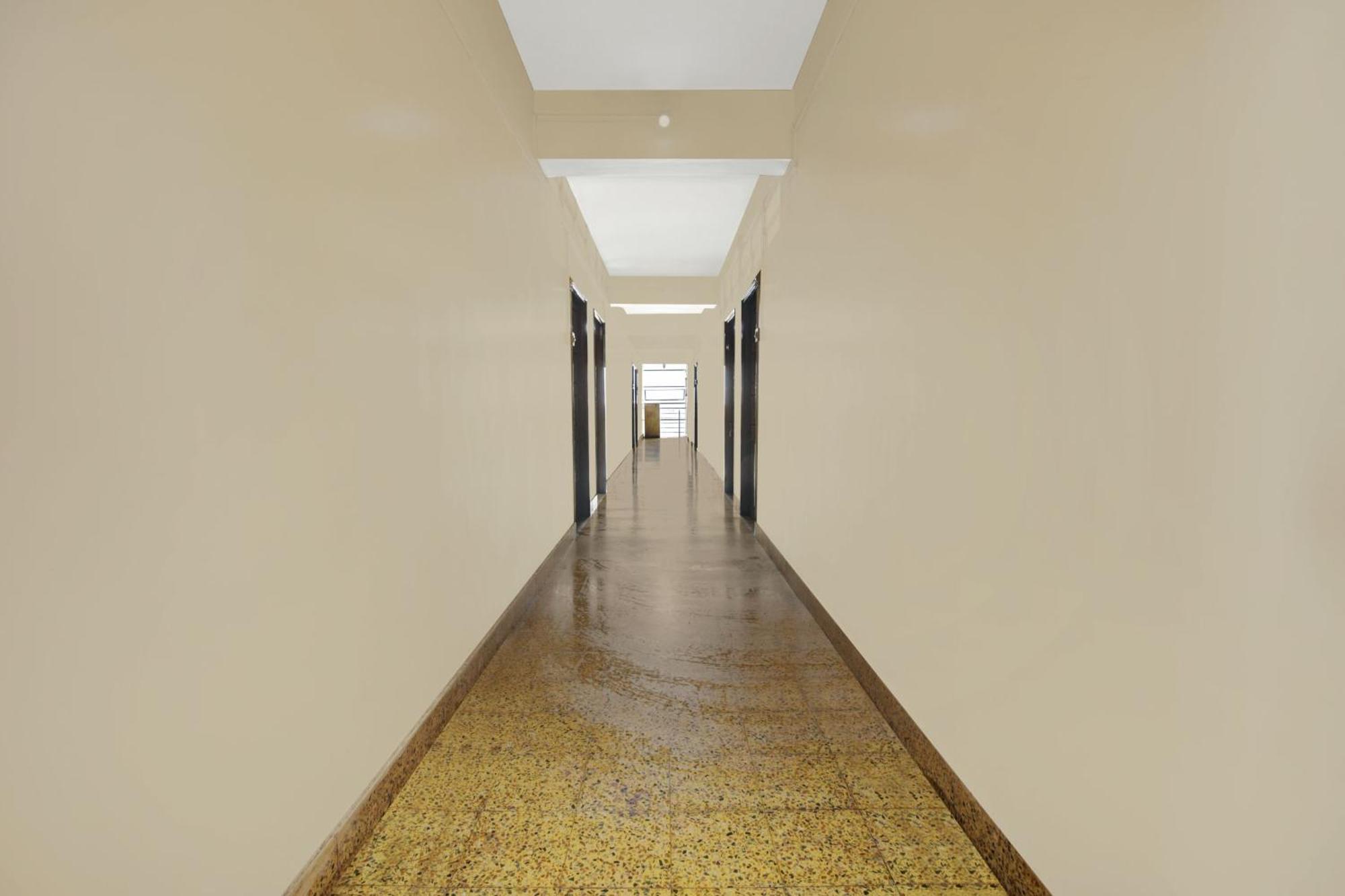 Hotel Spot On Shree Ram Residency Hubballi-Dharwar Zewnętrze zdjęcie